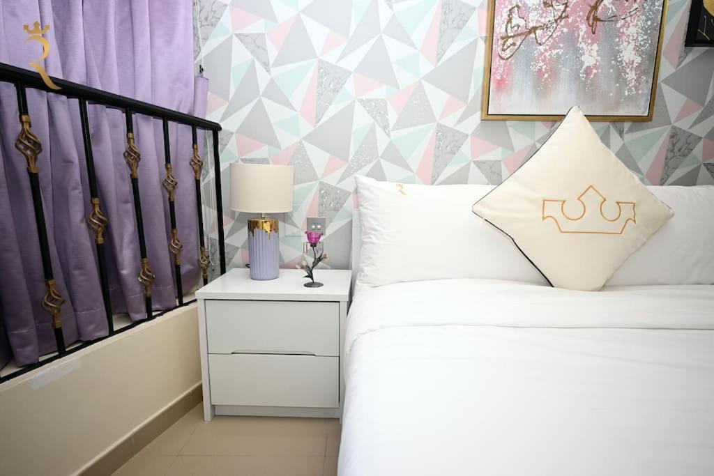 Queen Studio-city Of Lights In Al Reem Apartment *